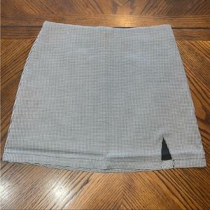 Pink Lily black/ivory plaid side slit skirt
size Medium